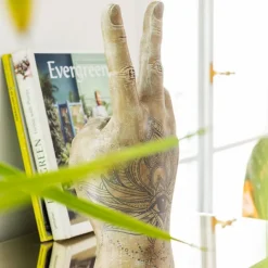 KARE Design Obejt décoratif Main Victory Tattoo Eye 36cm><noscript><img width=